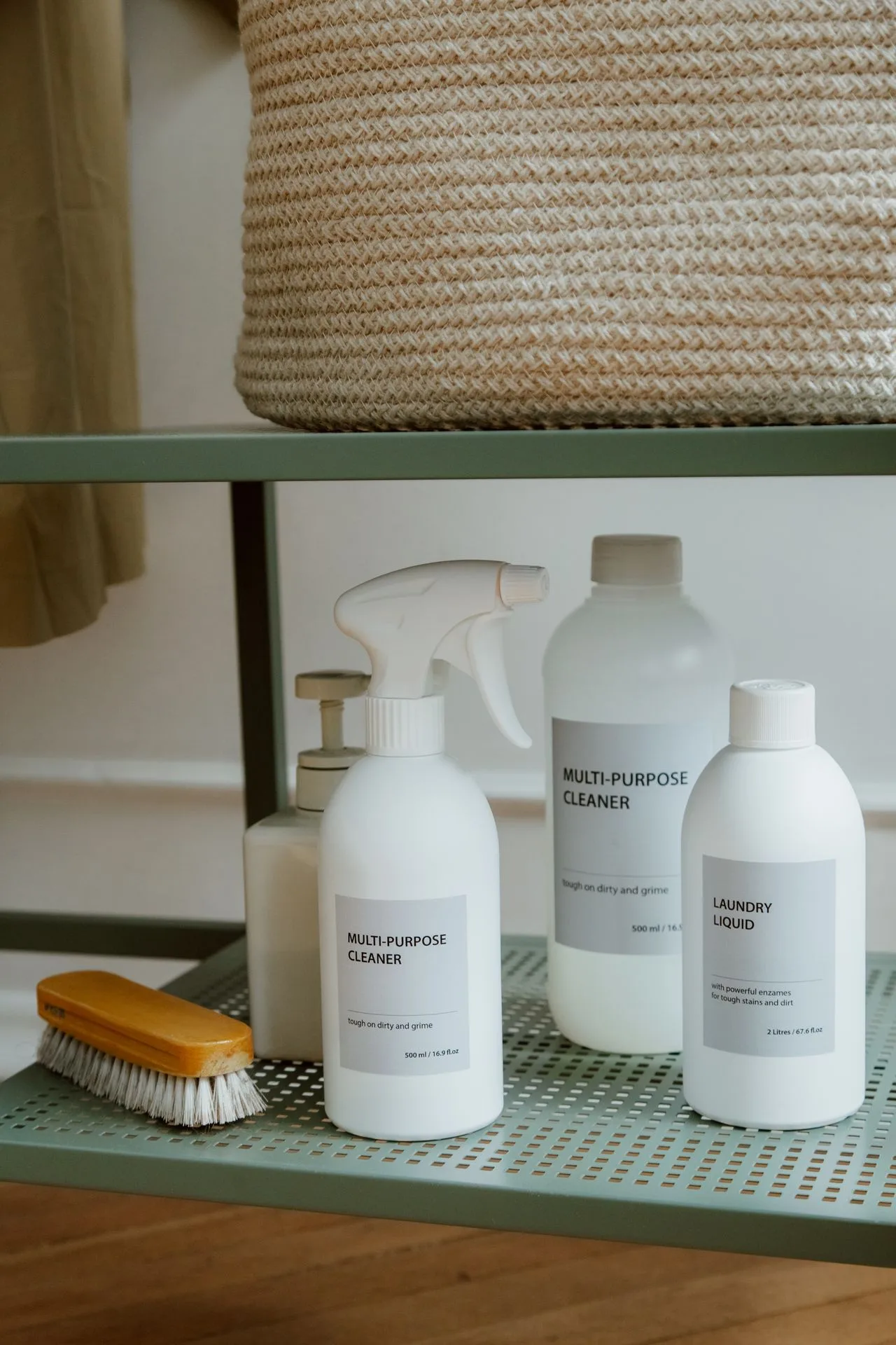Como guardar produtos de limpeza com segurança